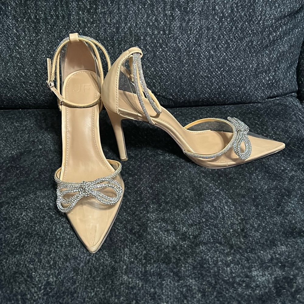 Rhinestone Pointed Toe Pump